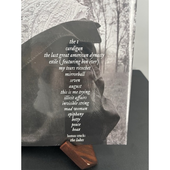 Taylor Swift Folklore 2x Vinyl Record LP Sealed NEW Mint Copy - Picture 4 of 7